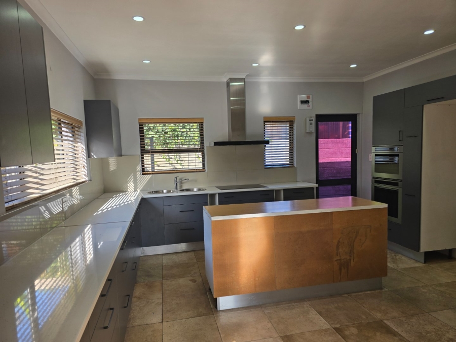 4 Bedroom Property for Sale in Wetton Western Cape